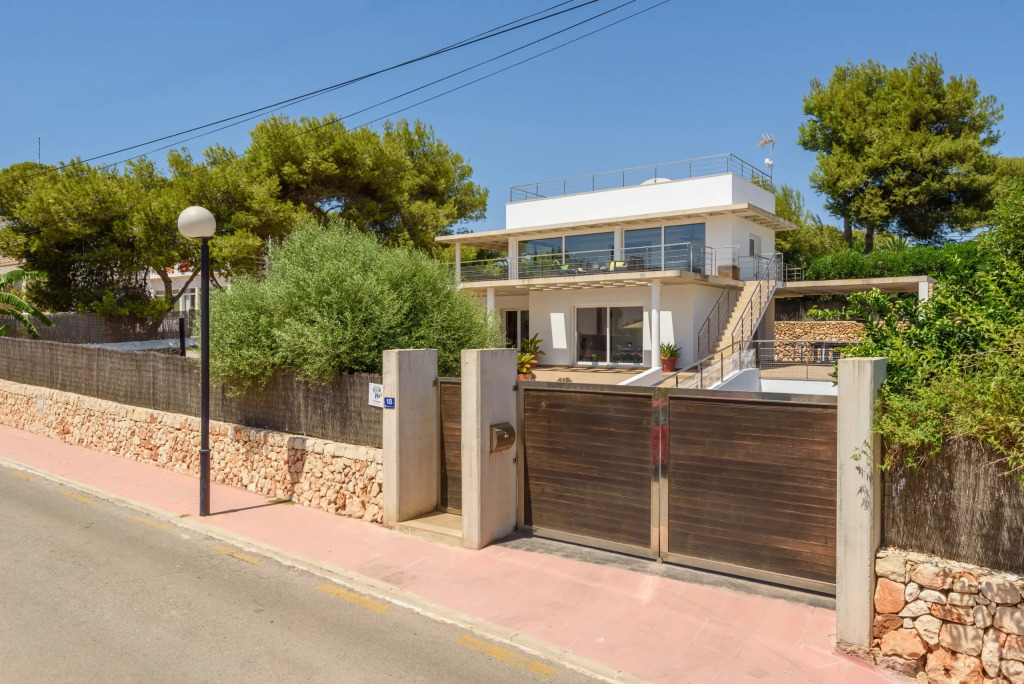 Villa Primasol by Villa Plus