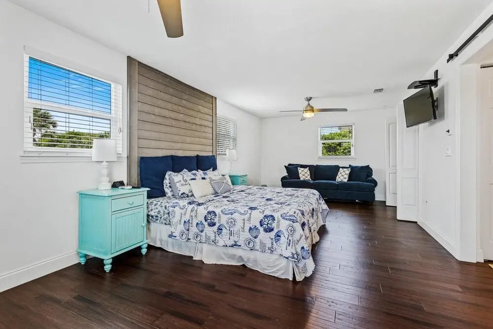 Gorgeous Home With Pool Walk to car Free Beach 4717s