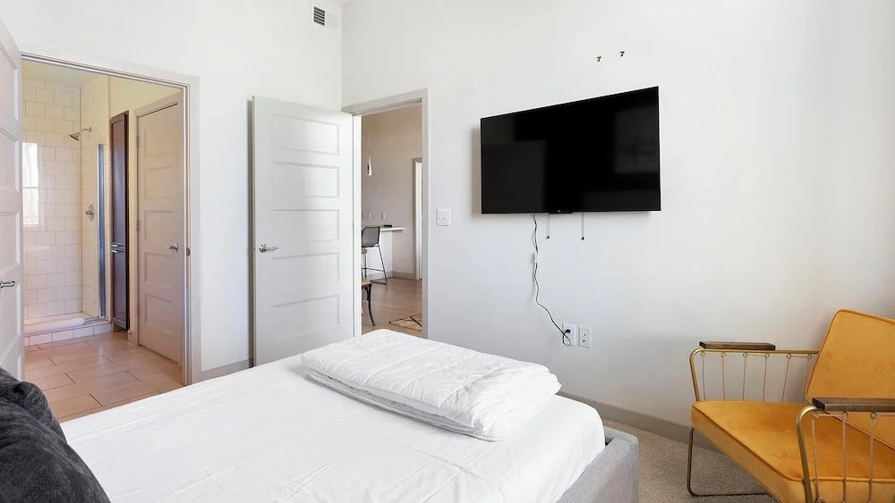 Landing Apartments Near Southtown