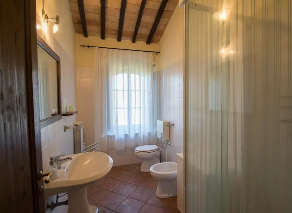 Cottage in Tuscany With Private Pool & Wine