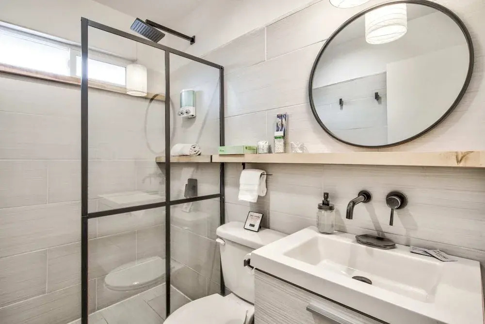 2brclose To Hiking & Garden of Godsbose Surround Sound Pet-friendly