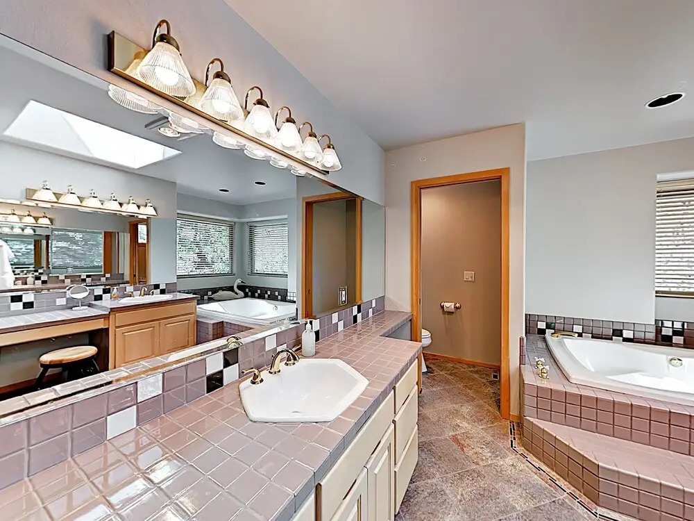 New Listing! Sunriver Gem On Woodlands Golf Course 3 Bedroom Home