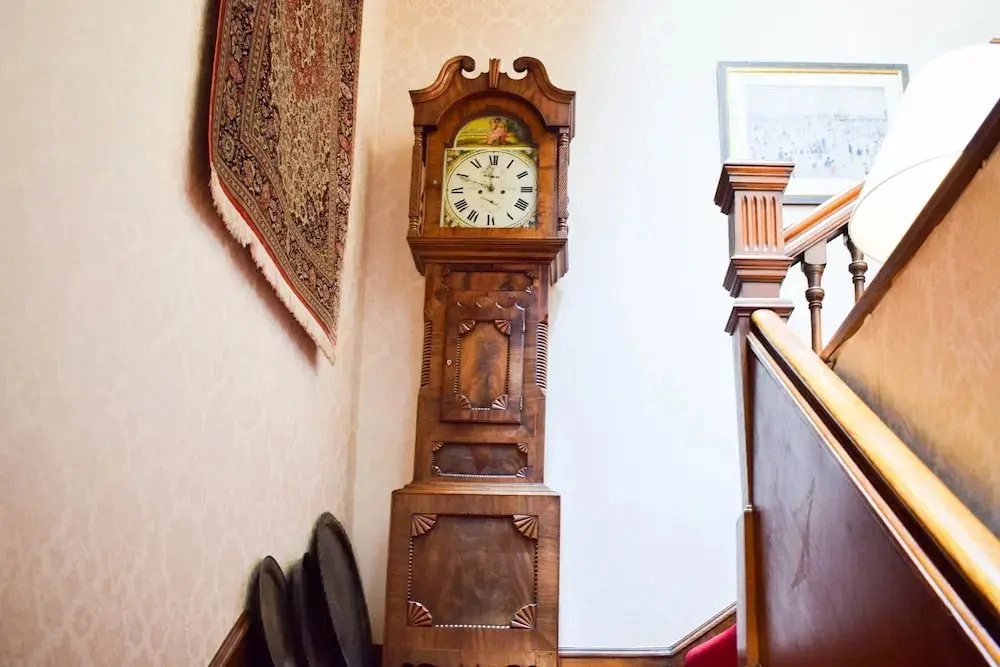 Beautiful & Bright Three Bedroom Home