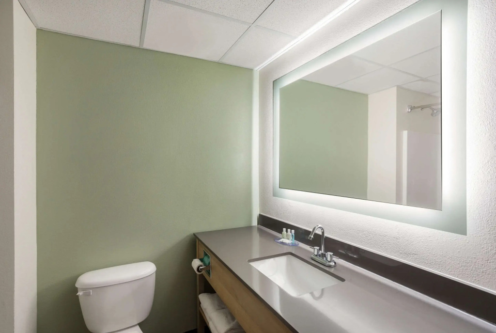 Quality Inn & Suites Monterey I-40