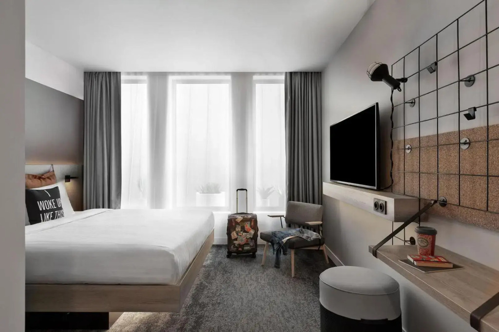 Moxy Lyon Airport
