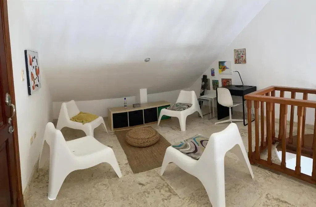 1 Br seaside Penthouse close to amenities