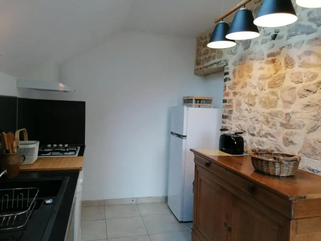 Gîte Sainte-Suzanne-et-Chammes, 4 pièces, 6 personnes - FR-1-600-151