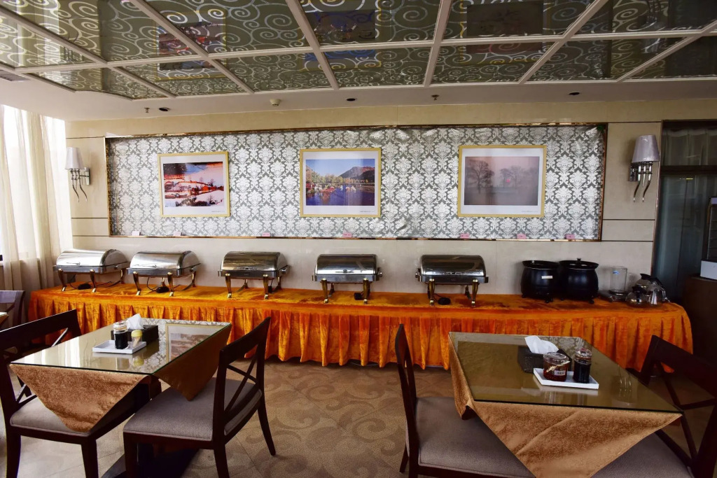 凯旋龙酒店广州区庄地铁站店 交易会期间提供免费穿梭巴士