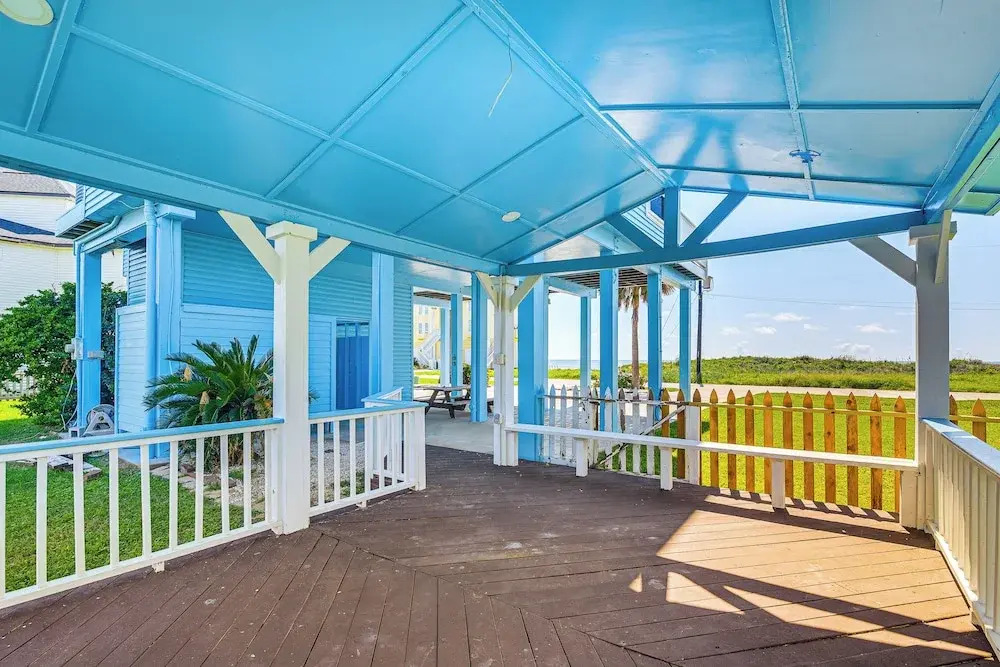 Walk to Beach: Home w/ 2 Decks in Galveston!