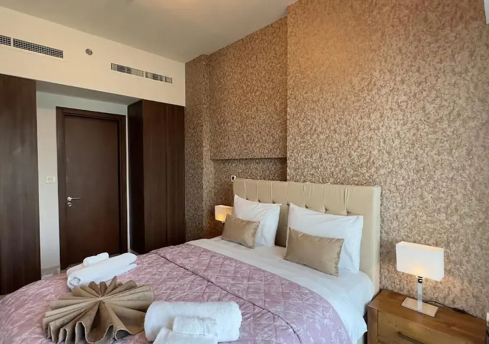 Mh- Lovely 1 Bhk Burj Khalifa View Ref- 26017