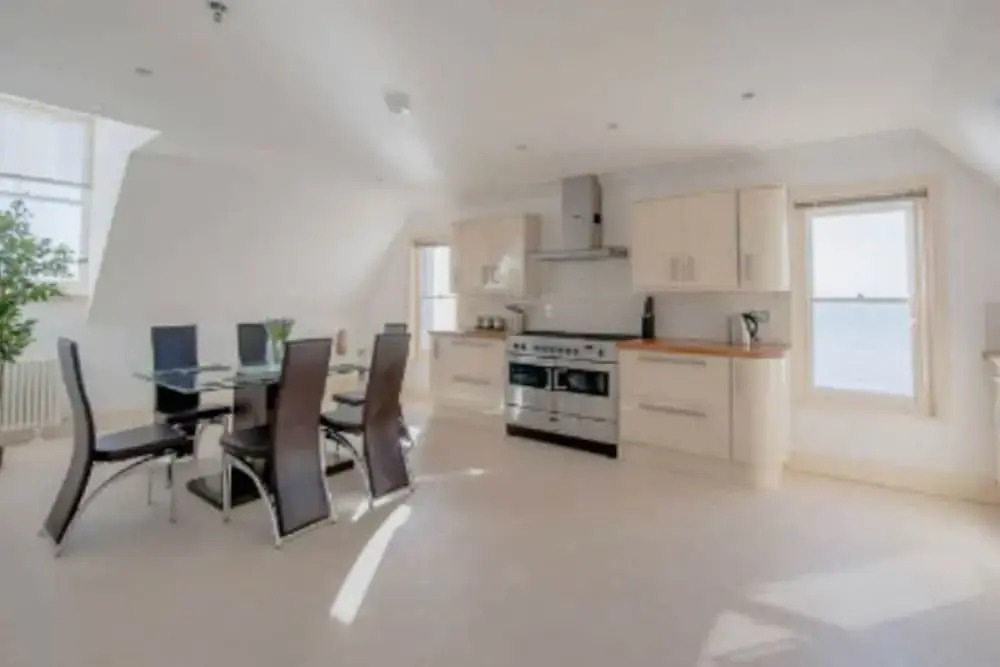 Harbour High - Luxury Beach Penthouse - Sleeps 6