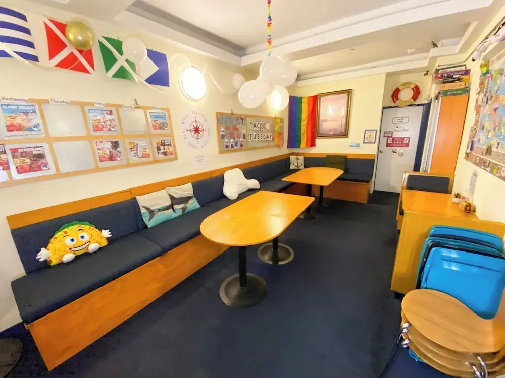ITH San Francisco Pacific Tradewinds Backpacker Hostel