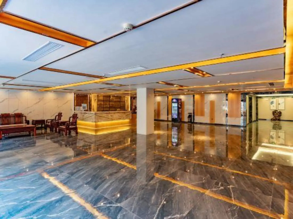 Huangyue Hotel (Wuzhou Arcade City)