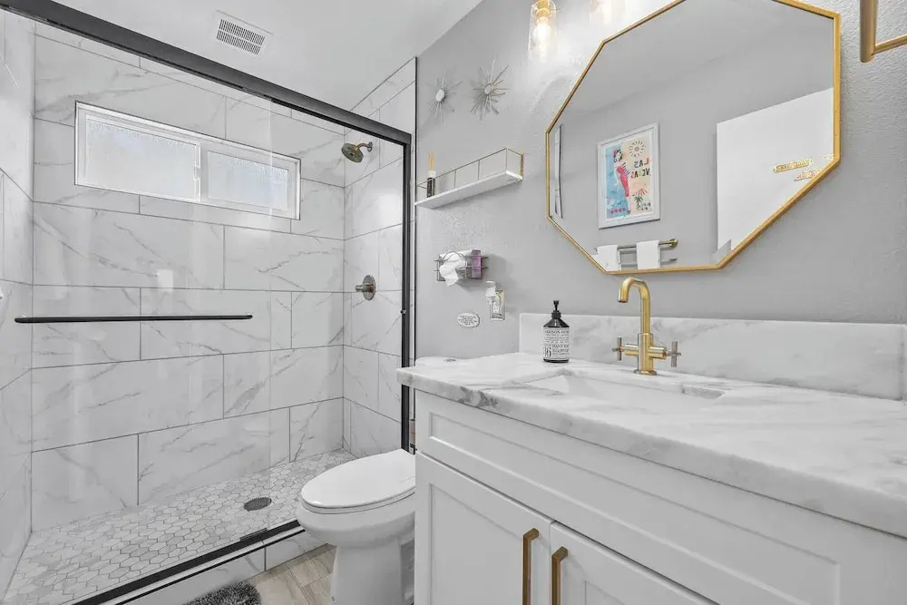4bdrm 2 Bath Pool Close To Strip & Conventions