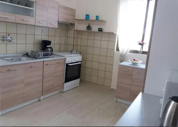 Comfortable 4th fl flat ideal for up to 8 people
