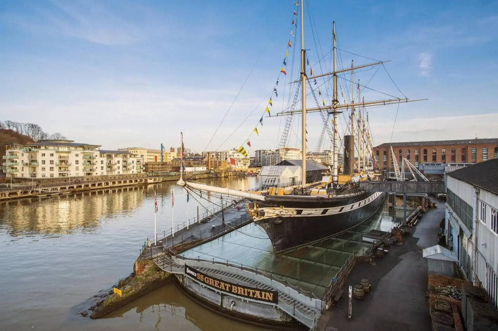 Spacious 6-bed Family Retreat Bristol