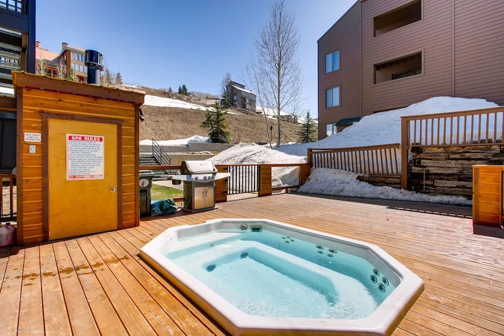 3 Br Unit With Fireplace & Mountain Views 3 Bedroom Condo - No Cleaning Fee! by RedAwning