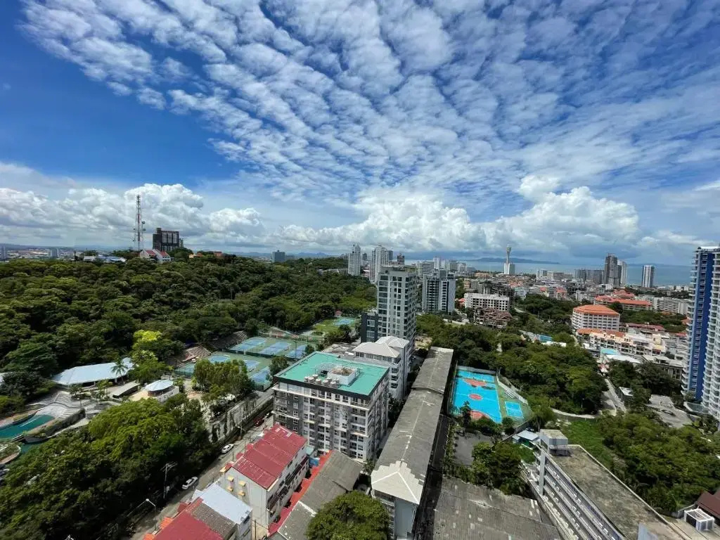 LUXURY 1 Bedroom in Amari Residences