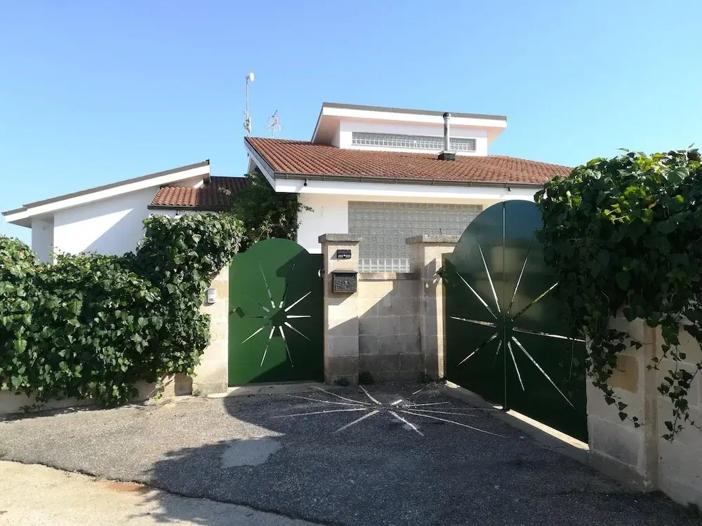 House With 5 Bedrooms in Maruggio, With Wonderful sea View, Enclosed Garden and Wifi Near the Beach