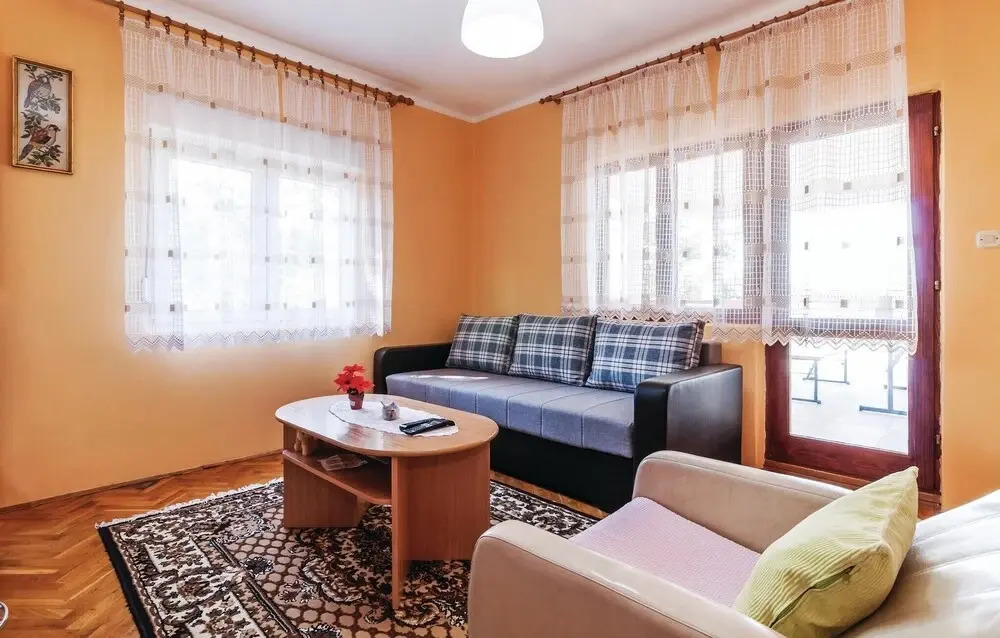 Stunning Apartment in Rovanjska With 3 Bedrooms and Wifi