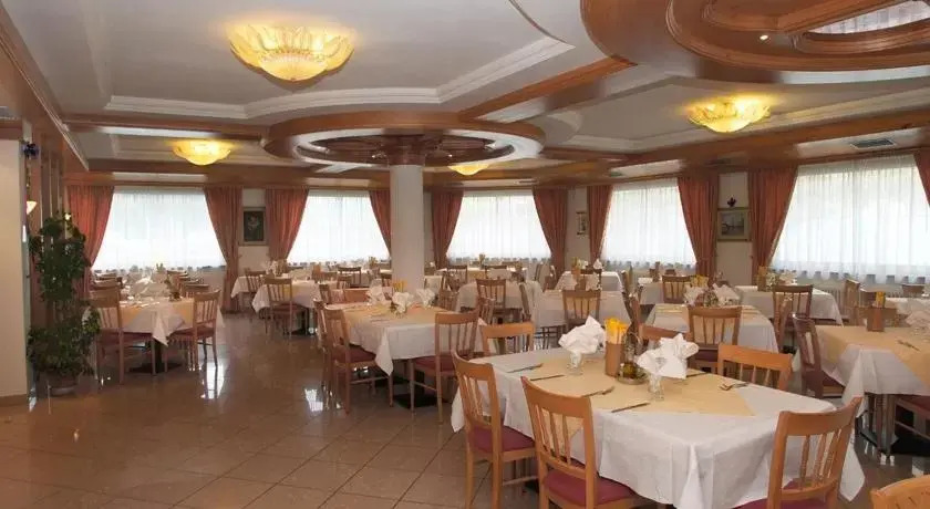Flos Hotel