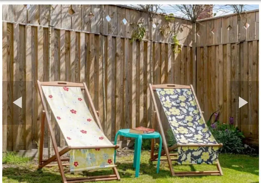 West Cottage. Central, beautiful, 2 mins to beach
