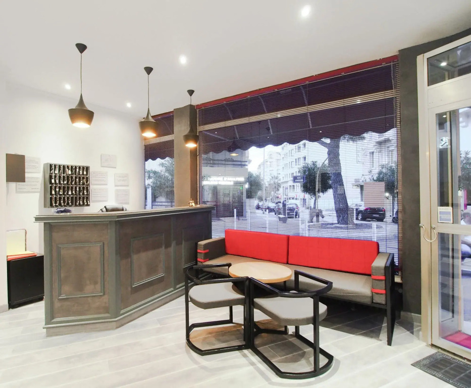Apartment in Juan-les-pins Near Sandy Beaches