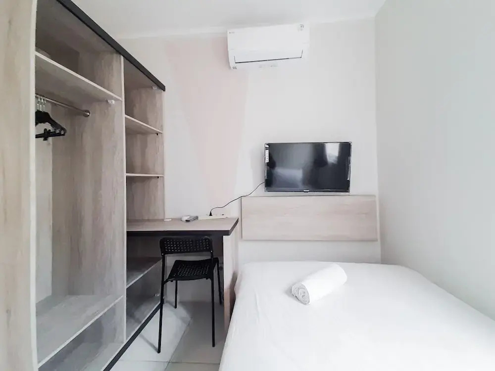 Homey Studio at Alesha Vanya Park BSD Guest House (Sharing Bathroom)