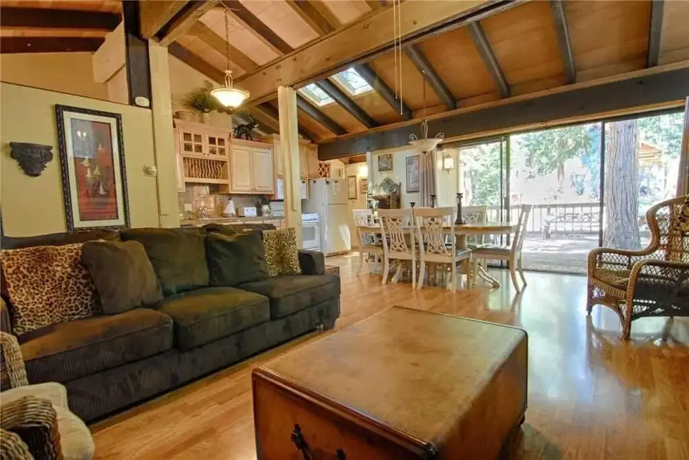 Walk the Grid, Big Deck, Updated, Pet Friendly #115