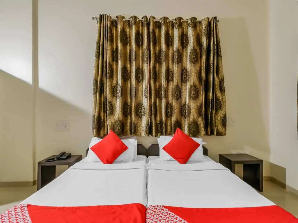 OYO 22349 Hotel Rainbow Inn
