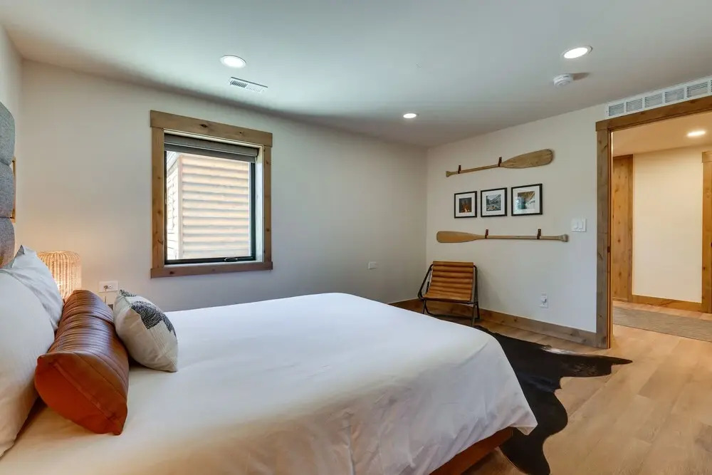 Updated Silverthorne Home w/ Hot Tub & Mtn Views!