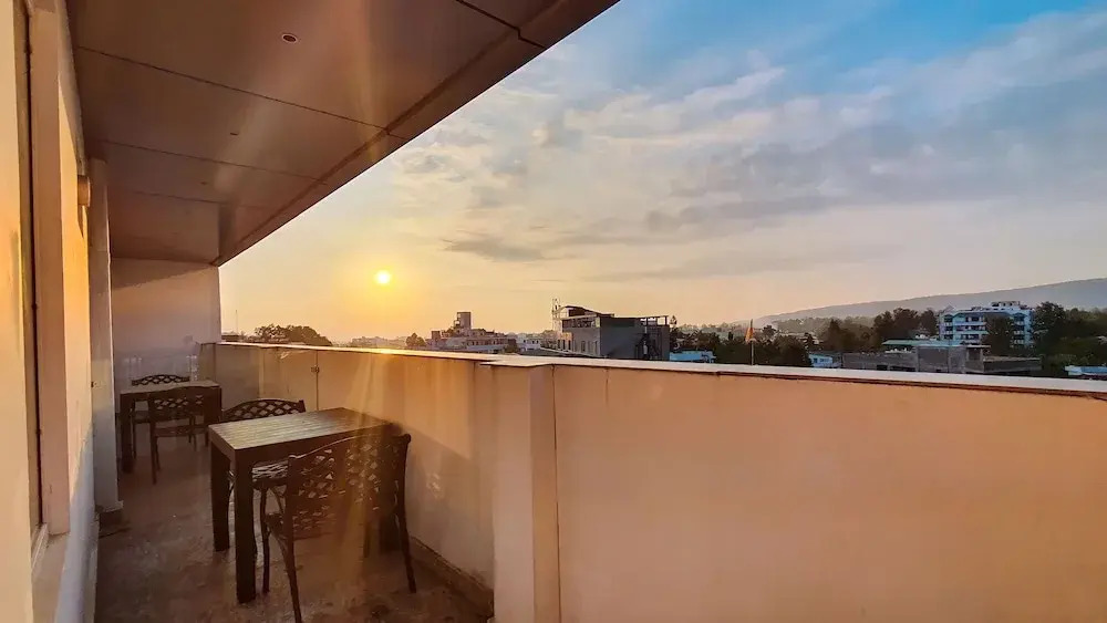 Aura Rooms