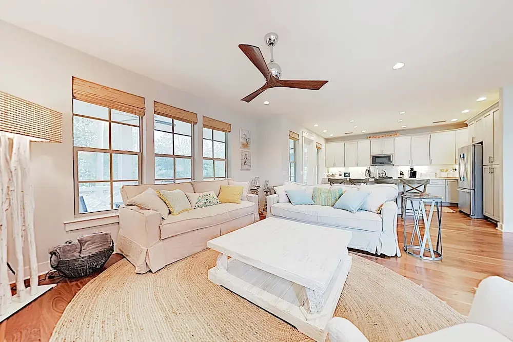 Cypress - 2 Masters, Golf Cart & Amenities 4 Bedroom Home