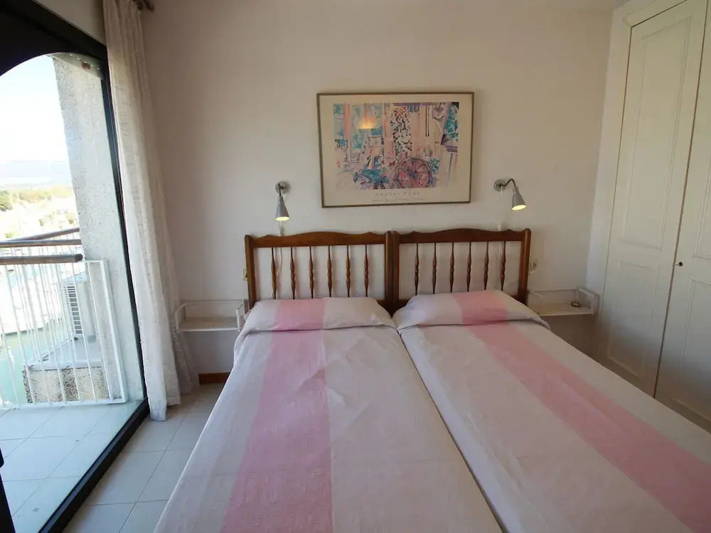 Apartment at the Canal With 2 Bedrooms Overlooking the Harbor and the sea