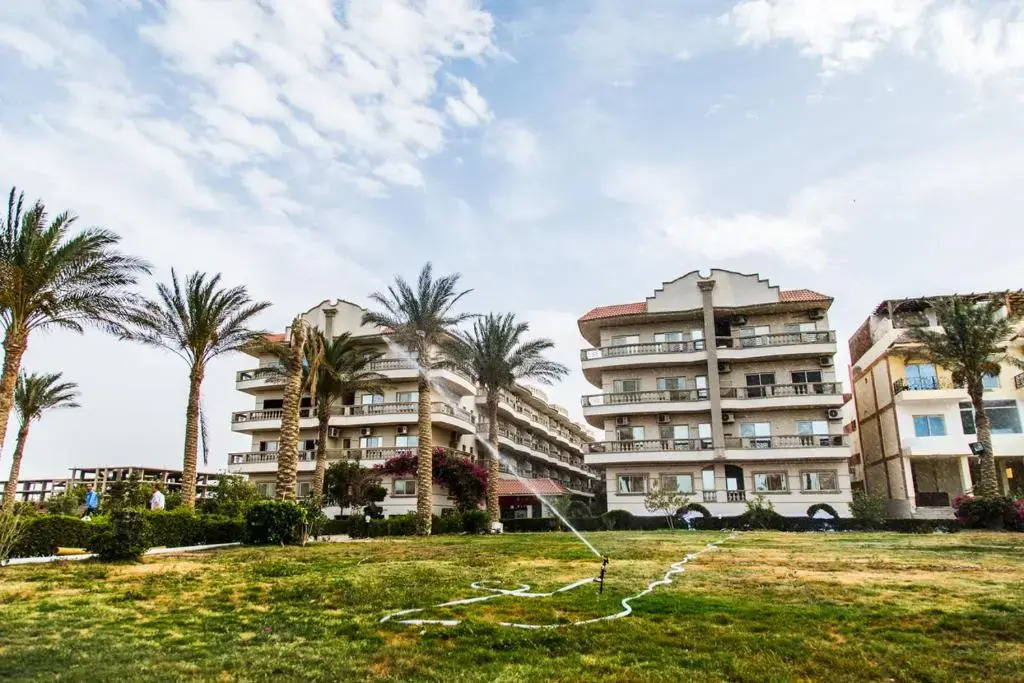 Two bedroom apartment with pool Nour Plaza F31