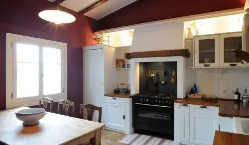 Elina House