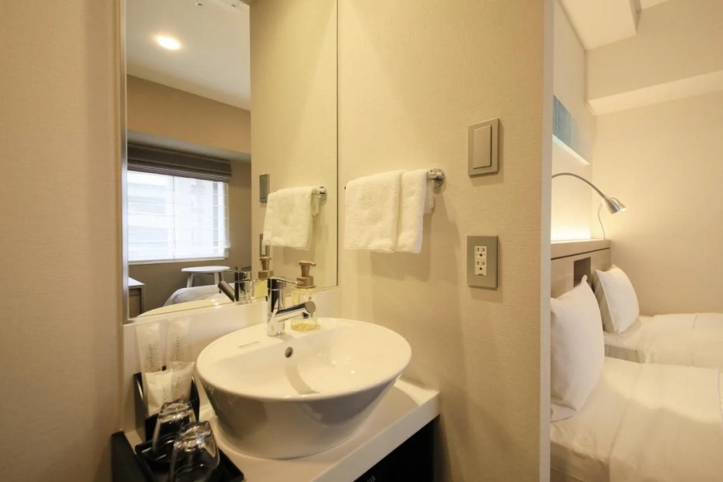 S-Peria Inn Osaka Hommachi