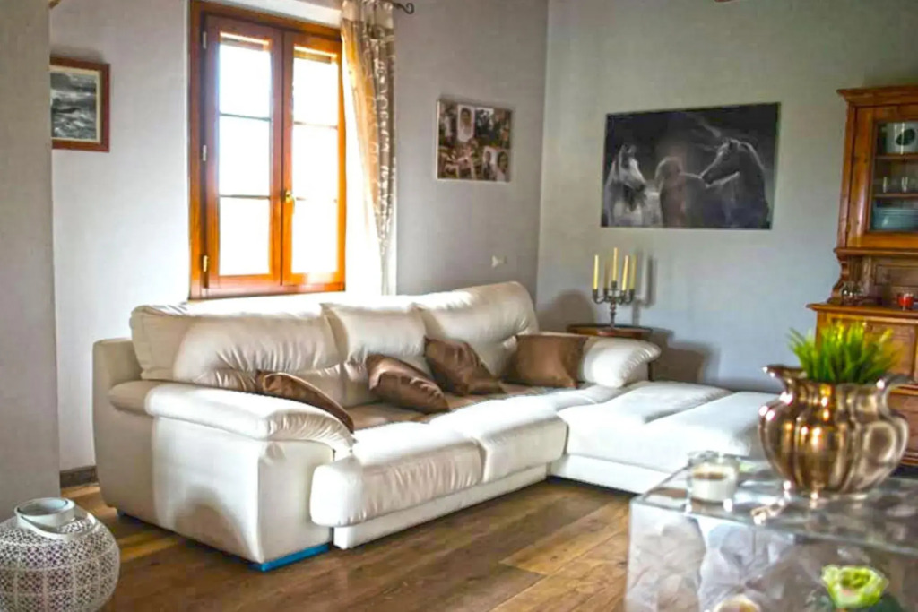 Wonderful house with hot tube and infinite view on Chianti 5 min drive form Siena-Cozy house