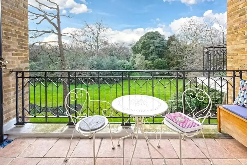 Luxury 2 bed Flat With Garden in Wimbledon
