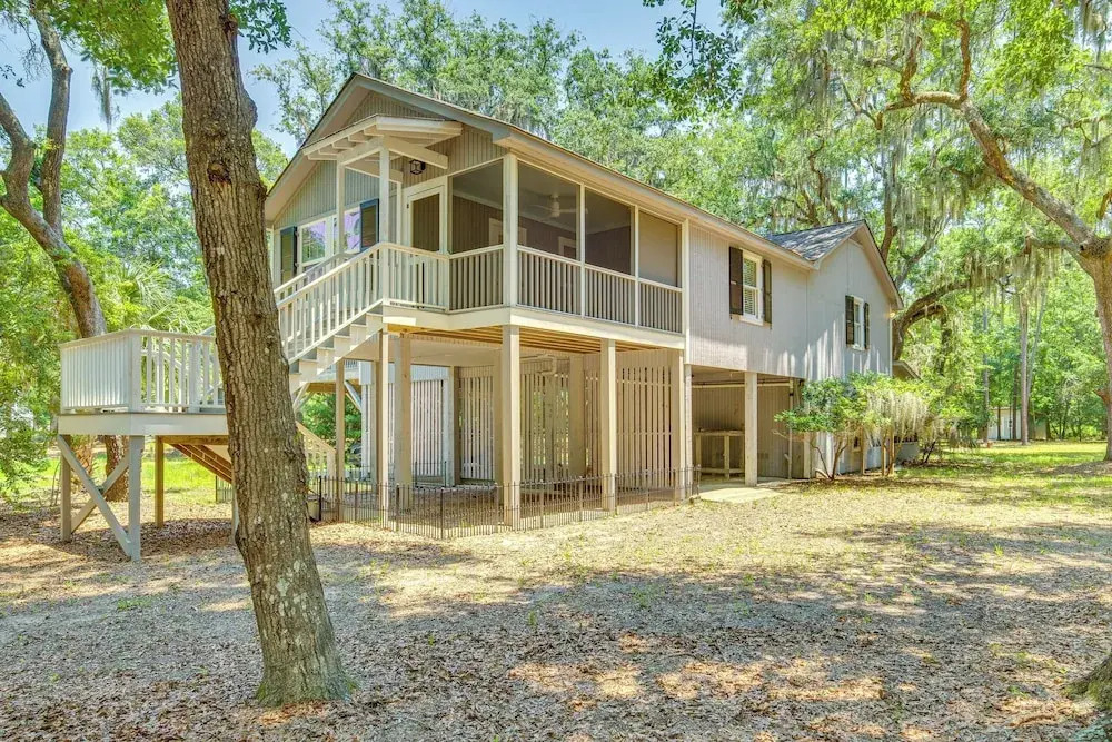 Near Edisto Beach State Park: Home w/ Lanais!