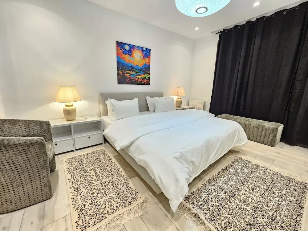 Stylish Luxe House with Garden Marsa