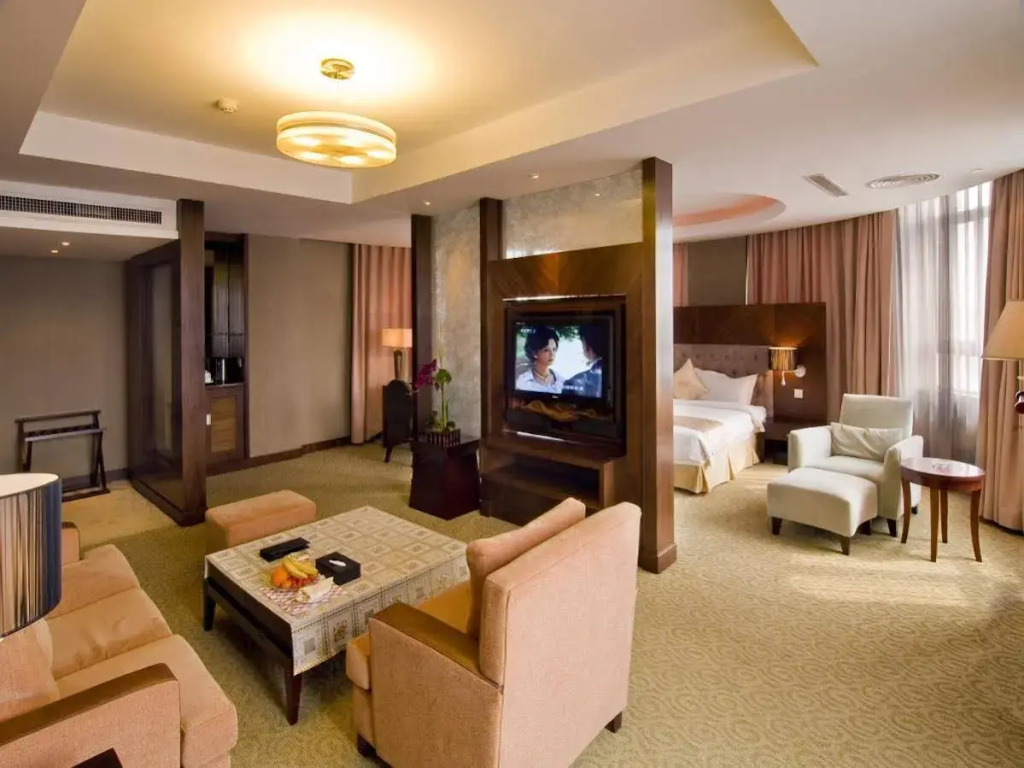 Royal Garden Hotel Jimo