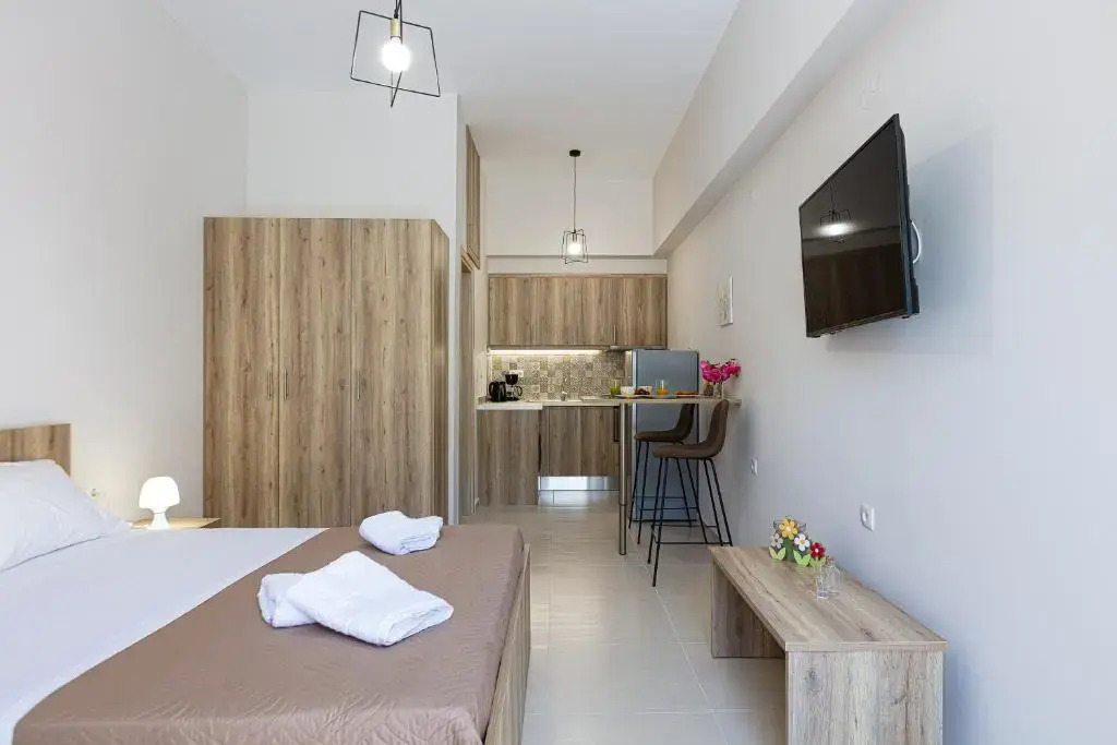 Nafsika apt, studio for 2, very close to the beach