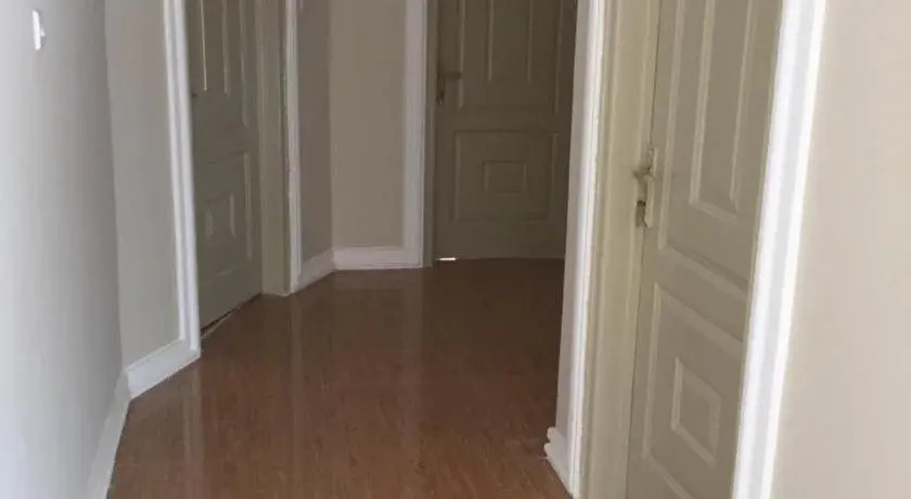 T’s place