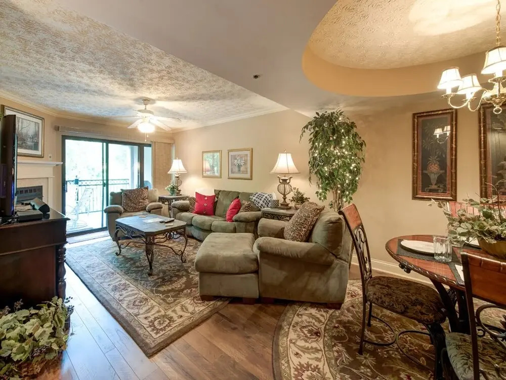 Roaring Romance - Two Bedroom Condo