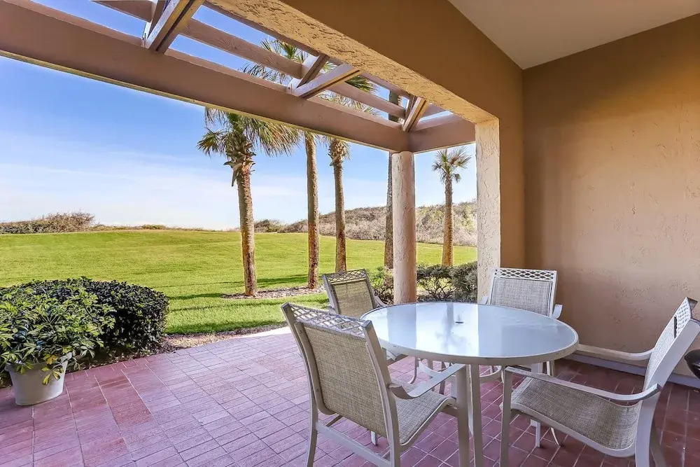 Dog-friendly Condo Steps to Beach wth Pool, AC & Elevator