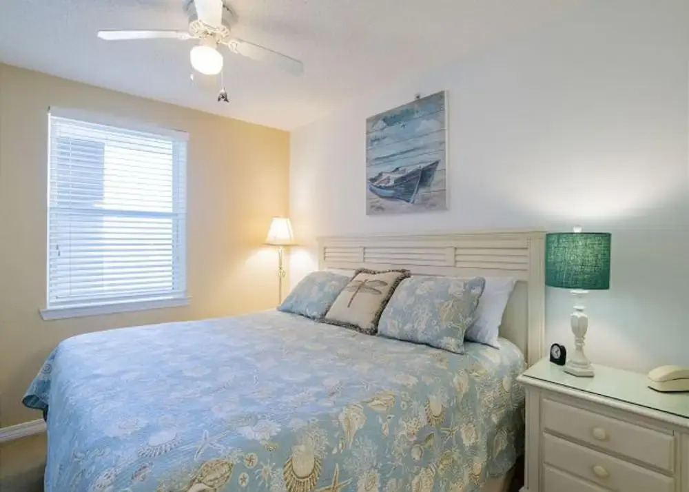 Royal Palms 604