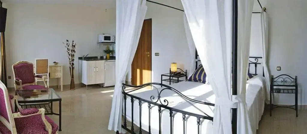 Atrium Hotel