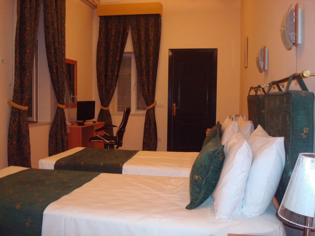 Отель Old City Inn
