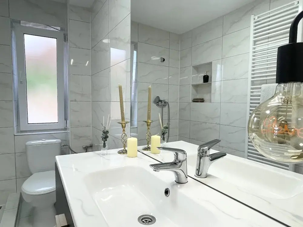 Impeccable 2-bed House in Albești
